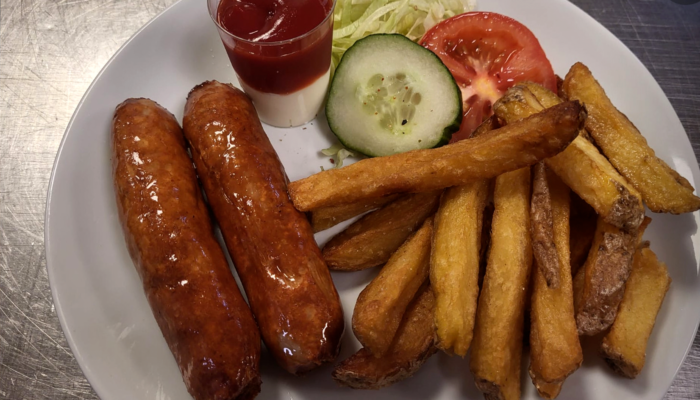 blackwater-irish-pub-winterberg-kids-sausages-pommes