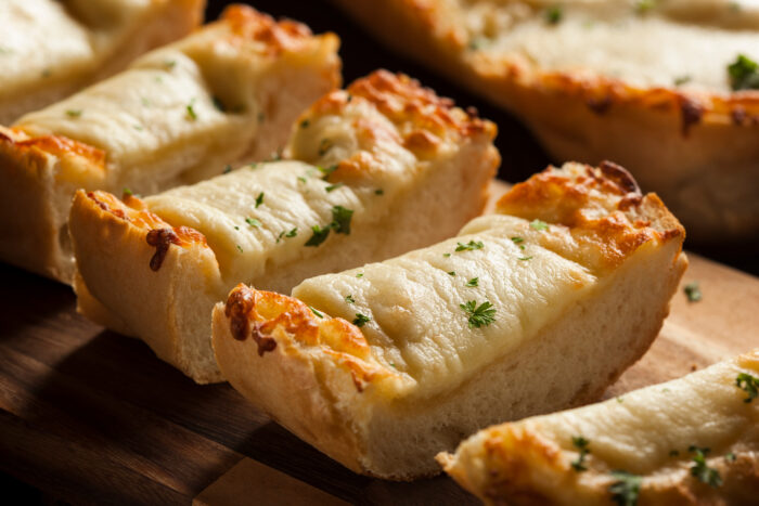 blackwater-irish-pub-winterberg-Toasted Cheese and Garlic Bread