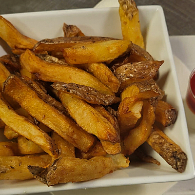 blackwater-irish-pub-hauptspeise-homemade-chips